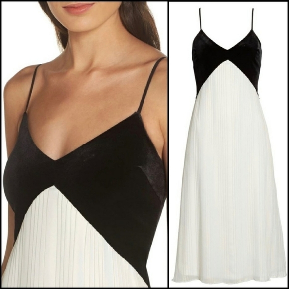 NEW! AVEC LES FILLES Velvet & Pleated Slip Dress 6. - Picture 1 of 8